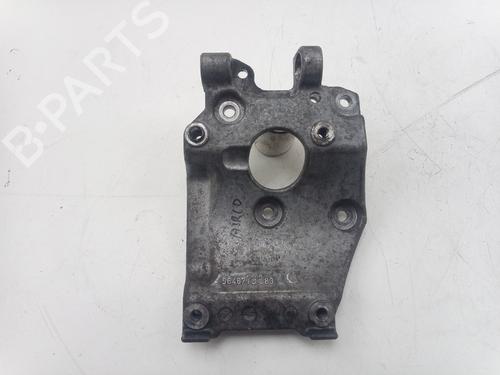 Used Support FORD FOCUS II Turnier (DA_, FFS, DS) 1.6 TDCi (90 hp) 31138004