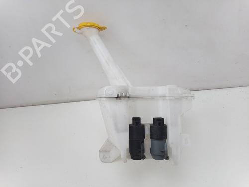 Used Windscreen washer tank TOYOTA YARIS (_P13_) 1.5 Hybrid (NHP130_) (101 hp) 28196710