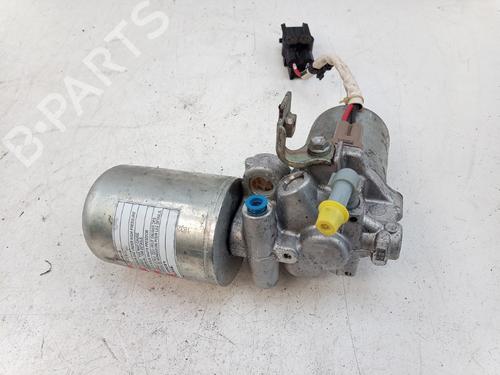 servo-brake-toyota-c-hr-_x1_-2016-36787284 main image