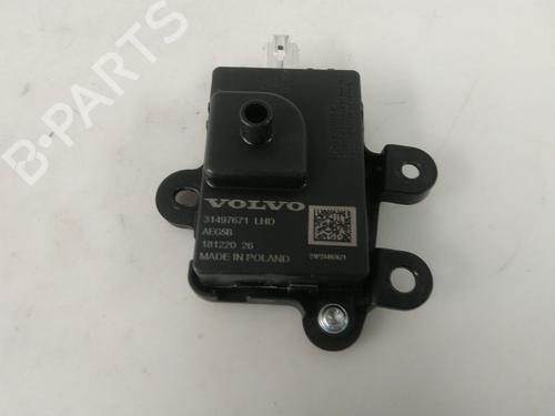 Used Electronic module VOLVO V60 II (225) T8 Plug-in Hybrid AWD (390 hp) 30183305