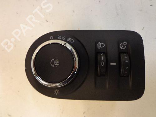 Used Headlight switch OPEL CORSA D (S07) 1.3 CDTI (L08, L68) (95 hp) 22469884