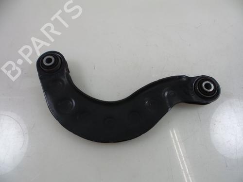 Venstre bagtil bærearm VOLVO V40 Hatchback (525) D4 (190 hp) 22475247
