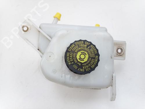 Used Brake fluid reservoir TOYOTA YARIS (_P13_) 1.5 Hybrid (NHP130_) (101 hp) 28591438