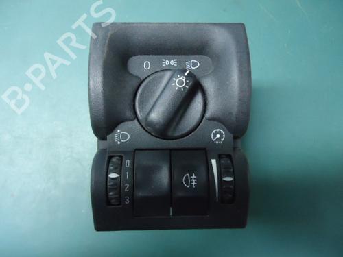 Used Headlight switch OPEL VECTRA B (J96) 1.6 i 16V (F19) (100 hp) 24375952