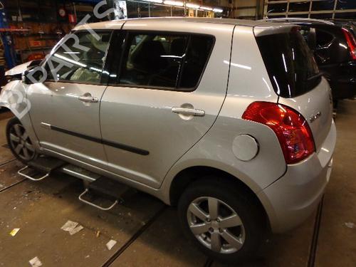 Dør venstre bak SUZUKI SWIFT III (MZ, EZ) 1.3 (RS413, ZC11S) (92 hp) 22465980