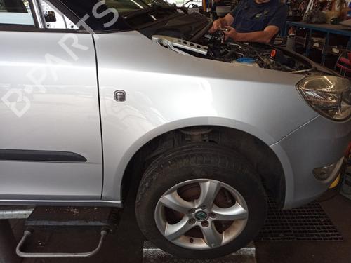 right-front-fenders-skoda-fabia-ii-combi-545-2007-2008-2009-2010-2011-2012-2013-2014-37427980 main image