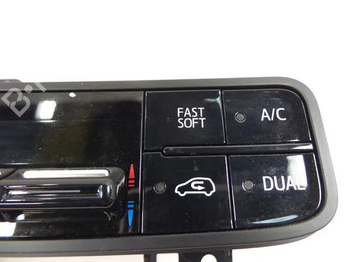 Climate control TOYOTA AURIS Estate (_E18_) 1.8 Hybrid (ZWE186_, ZWE186R, ZWE186H) | BP22482527I5 