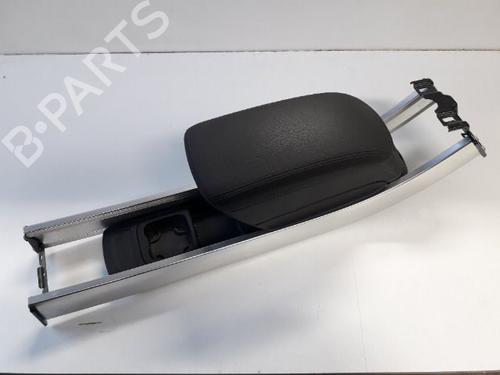 Used Armrest / Center console OPEL MERIVA B MPV (S10) 1.4 (75) (100 hp) 22476526