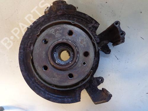 Venstre hjullejehus spindel MERCEDES-BENZ M-CLASS (W163) ML 270 CDI (163.113) (163 hp) 22468972