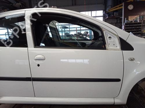 Used Right front door Right front door PEUGEOT 107 (PM_, PN_) 1.0 (68 hp) 34251357 34251357