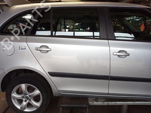 Dør høyre bak Dør høyre bak SKODA FABIA II Combi (545) 1.2 TDI (75 hp) 37427978 37427978