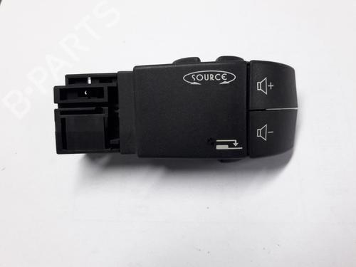 Used Steering wheel controls RENAULT LAGUNA II Grandtour (KG0/1_) 1.8 16V (KG0J) (116 hp) 22500183