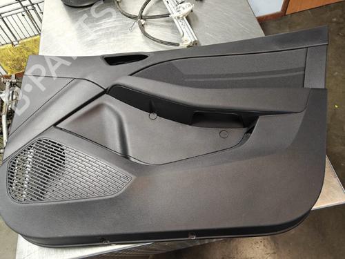 Used Front right panel RENAULT CLIO V (B7_) 1.6 E-TECH 145 (B7MU) (143 hp) 33052509