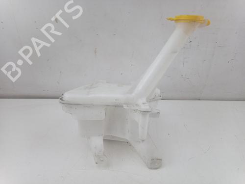 Used Windscreen washer tank TOYOTA YARIS (_P13_) 1.5 Hybrid (NHP130_, NHP130) (101 hp) 31364945