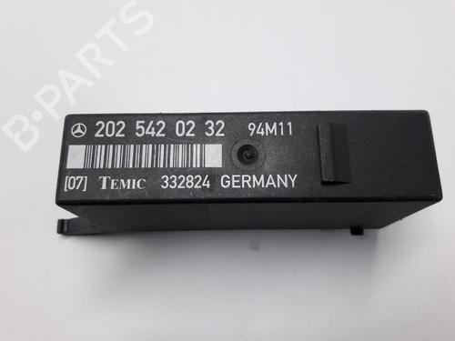 Used Lights ECU MERCEDES-BENZ C-CLASS (W202) C 180 (202.018) (122 hp) 22499083