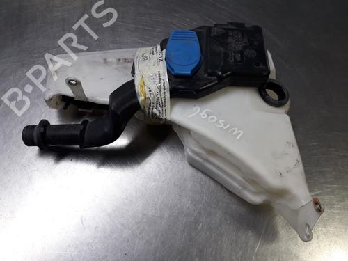 Used Windscreen washer tank AUDI A4 B8 (8K2) 2.0 TDI (143 hp) 30834960