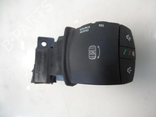 Comandi al volante RENAULT MEGANE III Grandtour (KZ0/1) 1.5 dCi (KZ09, KZ0D, KZ1G, KZ29, KZ14, KZ1W, KZ10, KZ1F,... (110 hp) 22481871