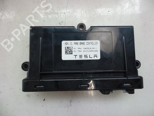 Elektronische module TESLA MODEL S (5YJS) 75D AWD (525 hp) 22485378