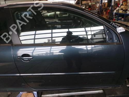 Used Right front door VW GOLF V (1K1) 1.4 16V (80 hp) 22480024