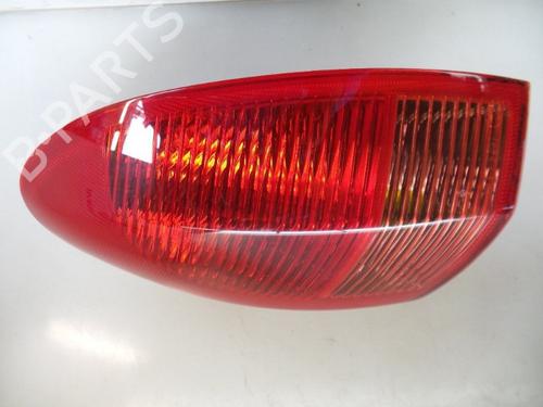 Used Right taillight ALFA ROMEO 147 (937_) 1.9 JTD (937.AXD1A, 937.BXD1A, 937.AXV1A, 937.BXB1A,... (115 hp) 30837529