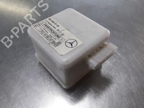 Used Electronic module MERCEDES-BENZ C-CLASS (W202) C 200 CDI (202.134) (102 hp) 22498972
