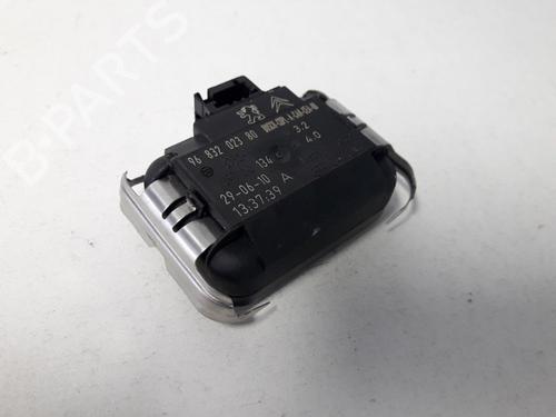 Elektronisk sensor PEUGEOT 5008 (0U_, 0E_) 2.0 HDi 150 / BlueHDi 150 (150 hp) 22496740
