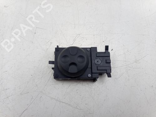 switch-ds-ds-7-j4_-jc_-2022-32481008 main image