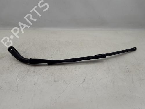 Used Front windshield wiper arm BMW 3 (F30, F80) 328 i (245 hp) 22501594