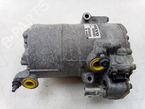 Used AC compressor VOLVO V60 II (225) T8 Plug-in Hybrid AWD (390 hp) 30159775
