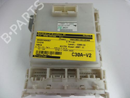 Used Fuse box TOYOTA YARIS (_P9_) 1.4 D-4D (NLP90_, NLP90R) (90 hp) 22460526