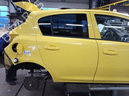 Portier rechts achter OPEL CORSA D (S07) 1.4 (L08, L68) (90 hp) 30837625