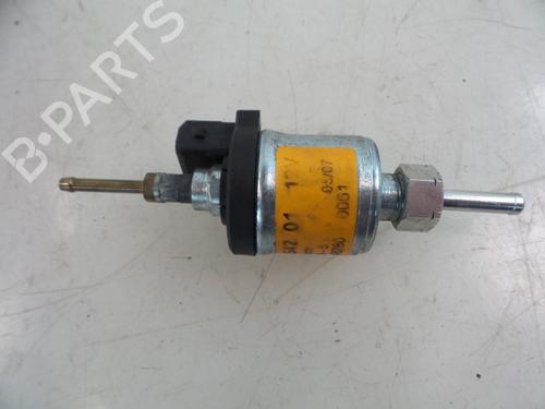 Used Fuel pump TOYOTA AVENSIS Saloon (_T25_) 2.0 D-4D (ADT250_, ADT250R) (126 hp) 30835048
