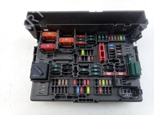 Used Fuse box BMW 3 (E90) 318 i (143 hp) 28157752