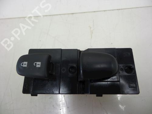 Used Switch NISSAN QASHQAI II (J11, J11_) 1.2 DIG-T (115 hp) 22484019
