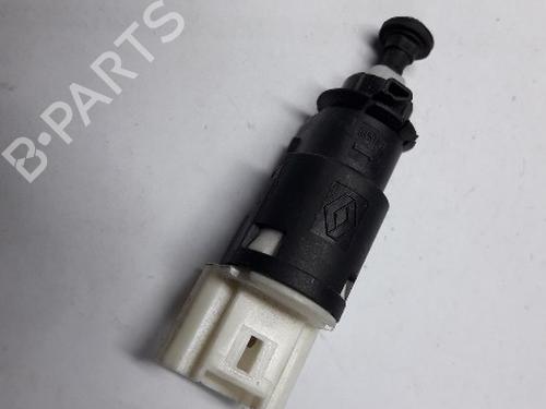 Used Switch RENAULT CLIO III (BR0/1, CR0/1) 1.2 16V (BR02, BR0J, BR11, CR02, CR0J, CR11) (75 hp) 22500948