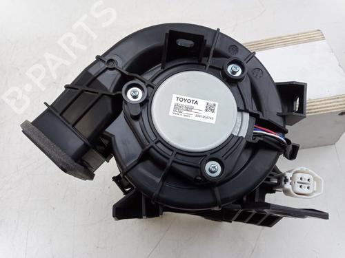 Heater blower motor TOYOTA COROLLA Estate (_E21_) 1.8 Hybrid (ZWE211W) | BP22496013M62 
