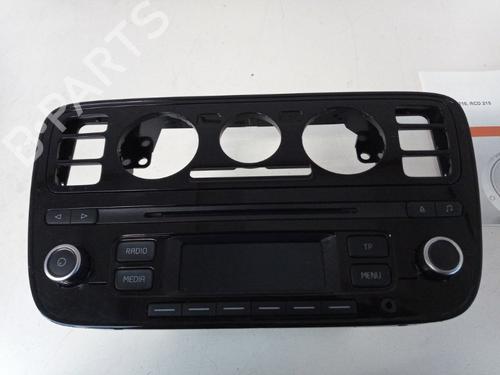 Used Radio VW UP! (121, 122, BL1, BL2, BL3, 123) 1.0 (60 hp) 32330191