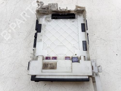 Used Fuse box Fuse box 36651308 36651308