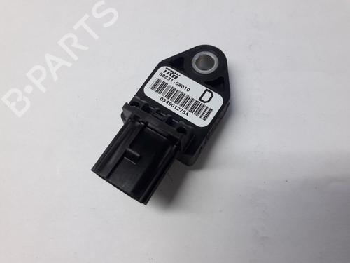 Used Electronic module TOYOTA COROLLA Verso (ZER_, ZZE12_, R1_) 1.8 (ZNR11_, ZNR11R) (129 hp) 22460057