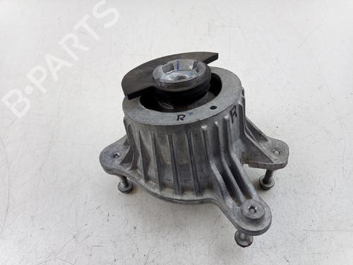 Used Engine mount Engine mount MERCEDES-BENZ C-CLASS T-Model (S205) C 300 e (205.253) (320 hp) 36458837 36458837