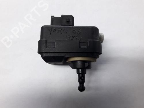 Used Headlight adjuster motor TOYOTA YARIS (_P9_) 1.4 D-4D (NLP90_, NLP90R) (90 hp) 22509095