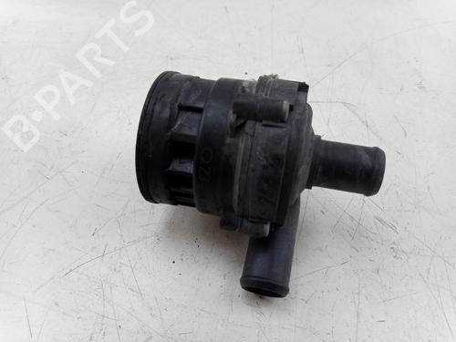 Pompe de circulation d'eau MERCEDES-BENZ C-CLASS T-Model (S205) C 180 BlueTEC / d (205.236) (116 hp) 30084553