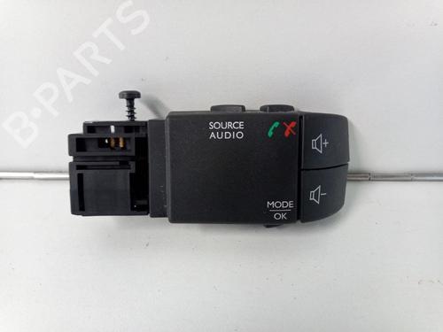 Stuurwielbediening RENAULT CAPTUR I (J5_, H5_) 0.9 TCe 90 (90 hp) 22499465