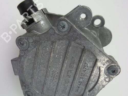Used Vacuum pump VOLVO V40 Hatchback (525) D4 (190 hp) 22485944