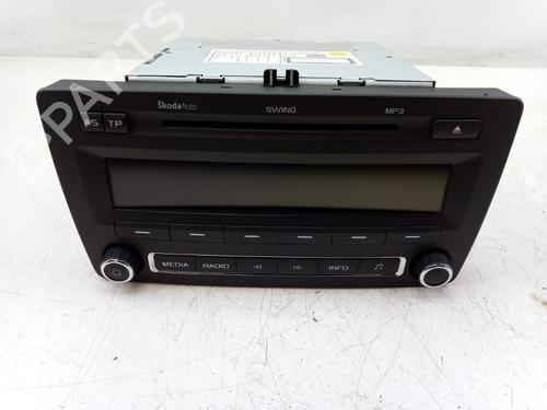 Used Radio SKODA OCTAVIA II (1Z3) 1.2 TSI (105 hp) 22495387