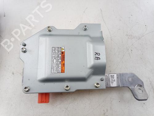 Used Fuse box Fuse box 37702016 37702016