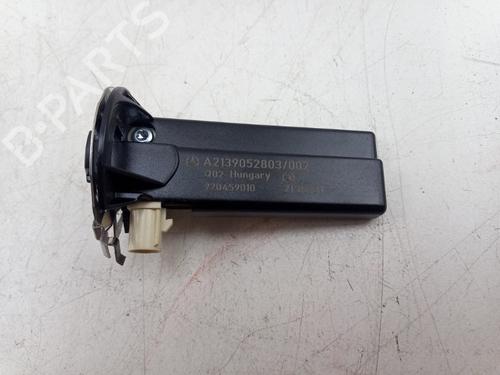 Used Antenna/Base Antenna/Base MERCEDES-BENZ V-CLASS (W447) V 300 CDI / d (447.811, 447.813, 447.815) (237 hp) 39963345 39963345
