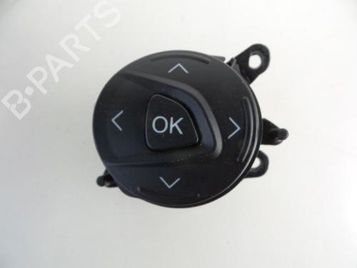 Used Steering wheel controls FORD FOCUS III Turnier 1.6 TDCi ECOnetic (105 hp) 22477123