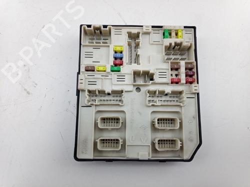 Used Fuse box RENAULT MASTER III Van (FV) 2.3 dCi 130 FWD (FV0M, FV0Y, FV0J, FV02, FV03) (130 hp) 32069607