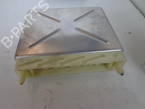 Versnellingsbakregeleenheid VOLVO S60 I (384) D5 (163 hp) 22470303
